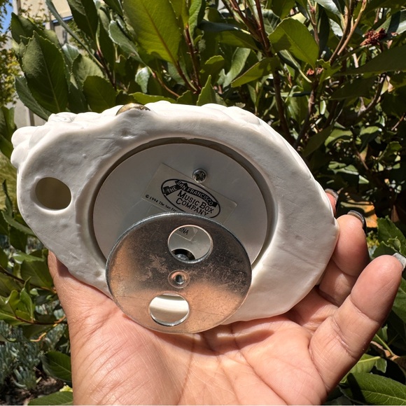 1994 Musical Rotating
Unicorn Porcelain Figurine San
Francisco Music Box Co - Picture 3 of 4